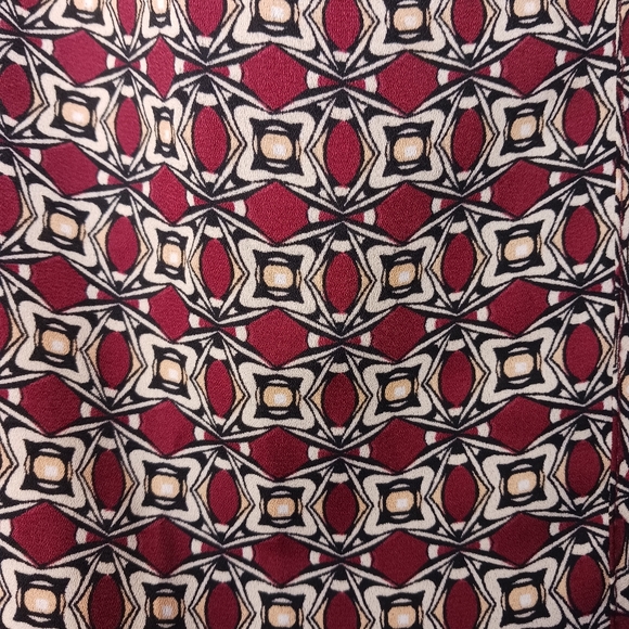 Pleione Popover Short Sleeve Geometric Patterned Blouse Flowy V-Neck size M - Picture 4 of 10